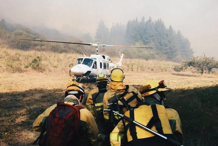 Brigadas helitransportadas de bomberos forestales para la extinción de incendios forestales en Castilla y León de Talher